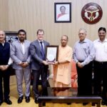 नोएडा इंटरनेशनल एयरपोर्ट को लेकर बड़ी उपलब्धि, एयरोड्रम लाइसेंस सीएम योगी को दिया गया