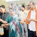 उद्योग मंत्री  देवांगन ने नारियल तोड़कर कराया कार्य का शुभारंभ